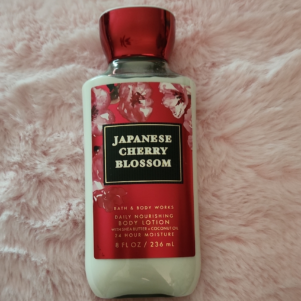 Bath & Body Works Japanese Cherry Blossom Body Lotion - Red and White